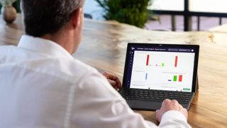 Les données collectées permettent à l’outil HortiFootprint Calculator de présenter des résultats d’empreinte carbone dans un tableau de bord avec un aperçu clair des résultats et simulations. ©MPS Les données collectées permettent à l’outil HortiFootprint Calculator de présenter des résultats d’empreinte carbone dans un tableau de bord avec un aperçu clair des résultats et simulations. ©MPS